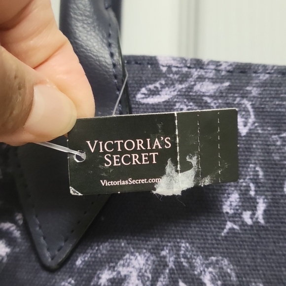 Victoria's Secret NWT Floral book Tote . - Picture 8 of 12